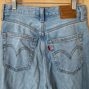 Levi’s Ribcage Straight Jeans, Size 26